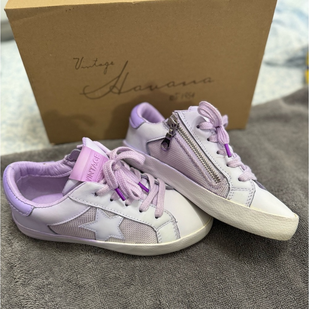 Girls Vintage Havana Sneakers Tennis Shoes like new size 3 purple white